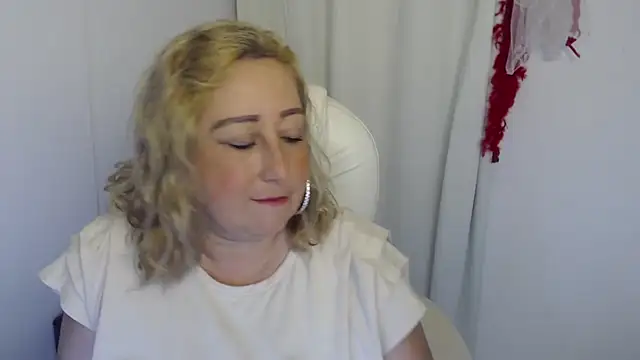 Snapshot of Mature_2025 chatting on November 2025 10:59:02 PM Mature 2025 online show from November 2025 10:59:02 PM