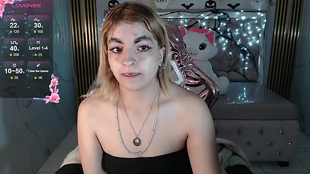 lili conor s online show from October 2025 04:12:01 AM