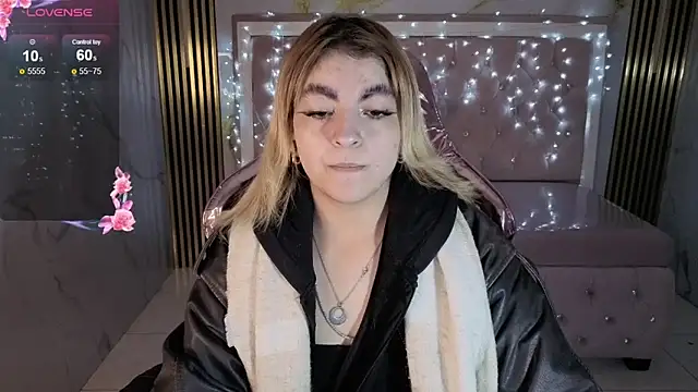 lili conor s online show from November 2025 03:12:01 AM