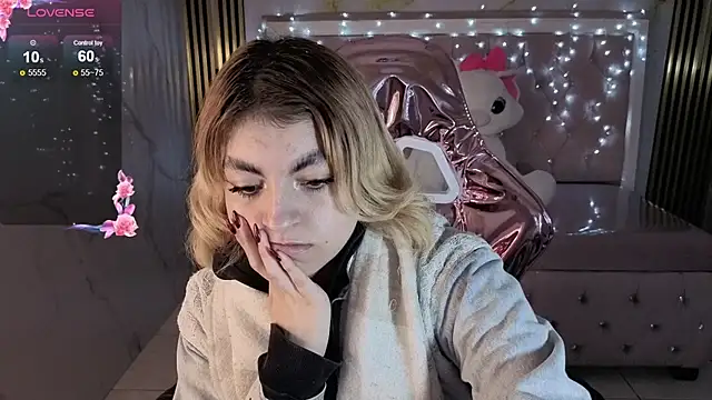 lili conor s online show from November 2025 03:06:01 AM