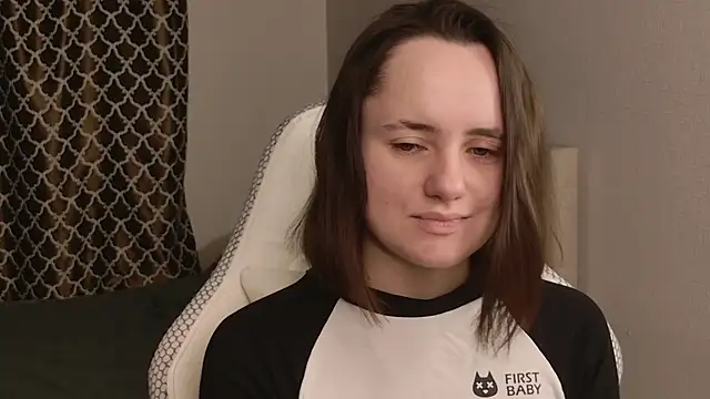 Luna Loveee online show from November 2025 03:50:01 AM