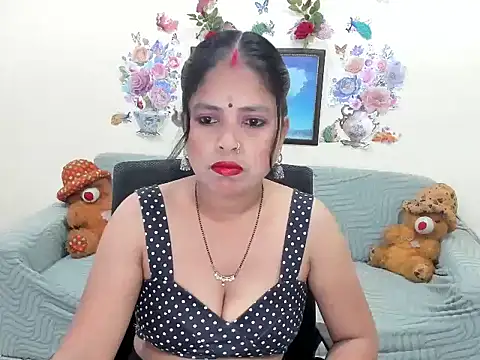 leahgotiii online show from May 2026 03:01:02 AM