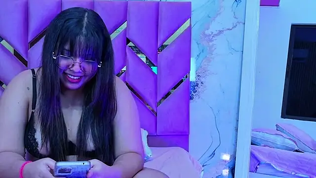 innocenthazel online show from December 2025 03:34:01 AM