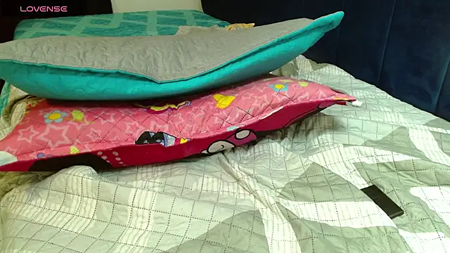 Mariana star1 online show from November 2025 04:51:01 PM