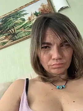 Ella Pearlie online show from October 2025 09:42:02 AM