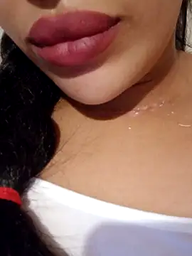 Snapshot of Sexlove1xo chatting on November 2025 02:34:02 AM Sexlove1xo online show from November 2025 02:34:02 AM