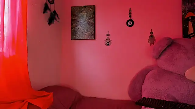 Maddy Jhonsson online show from February 2026 07:06:02 PM