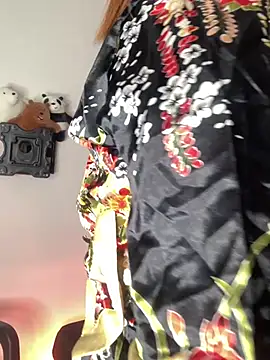 Leah yuah  online show from March 2025 04:17:02 AM