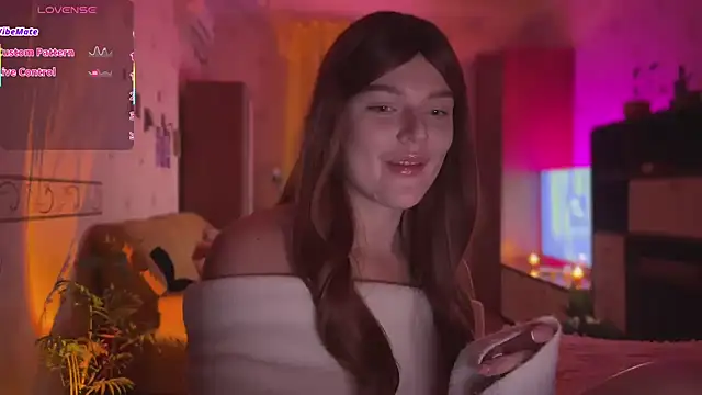 CherryRed Girl online show from October 2025 06:30:02 PM