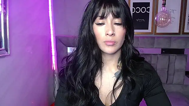 Isabella Collen v online show from March 2025 12:30:02 PM