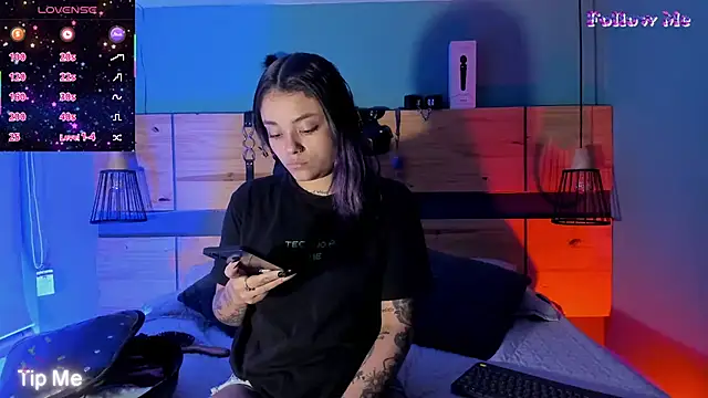 Snapshot of ChloeAllennn chatting on December 2025 12:00:02 PM ChloeAllennn online show from December 2025 12:00:02 PM