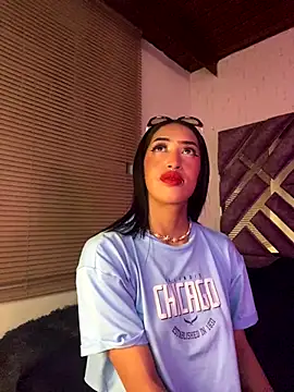 Snapshot of MichelleDiaz_Pink chatting on September 2025 11:32:02 PM MichelleDiaz Pink online show from September 2025 11:32:02 PM