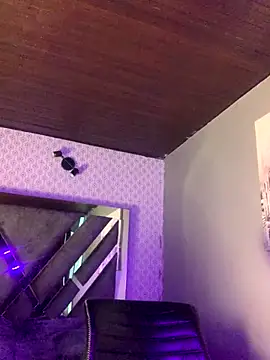 Snapshot of MichelleDiaz_Pink chatting on November 2025 04:33:02 AM MichelleDiaz Pink online show from November 2025 04:33:02 AM