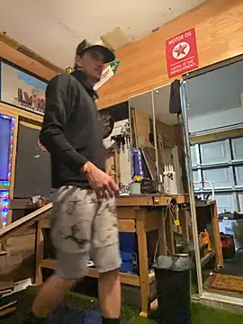 Polaroid White online show from November 2025 03:58:02 PM