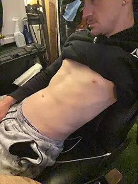 Polaroid White online show from November 2025 07:20:01 AM