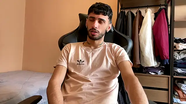 Snapshot of iendriw chatting on November 2025 01:22:01 PM iendriw online show from November 2025 01:22:01 PM