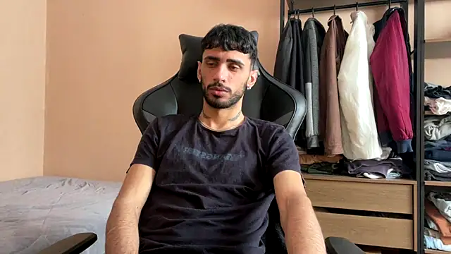 Snapshot of iendriw chatting on November 2025 12:38:02 PM iendriw online show from November 2025 12:38:02 PM