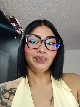 Snapshot of Kylie_brazt chatting on June 2026 03:52:02 AM Kylie brazt online show from June 2026 03:52:02 AM