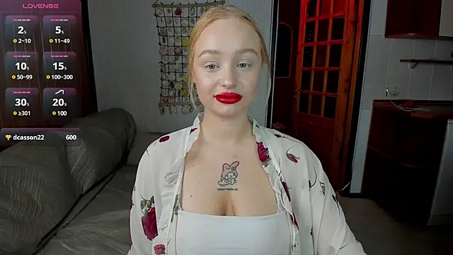 cutee selena online show from March 2025 08:10:02 PM