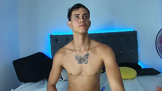 Maximiliano  Fire online show from September 2025 07:02:02 PM