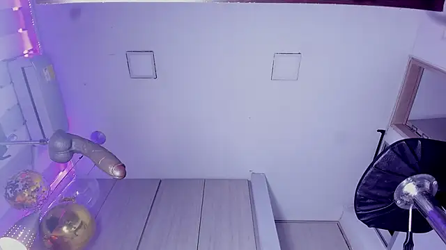 ValentinoMoreti online show from December 2025 05:35:01 AM