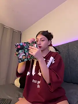 Dirty-Bunnyyy online show from October 2025 06:22:02 AM