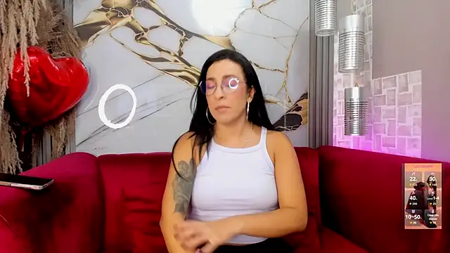 Snapshot of Bella_williamss_ chatting on May 2026 07:41:01 PM Bella williamss online show from May 2026 07:41:01 PM