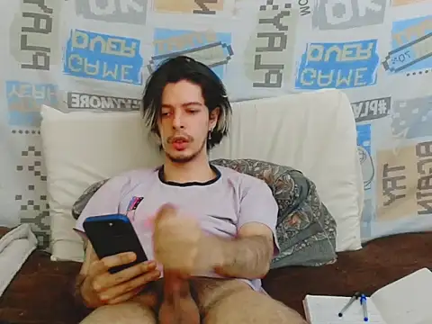 Snapshot of blondetwink chatting on April 2026 03:49:02 PM blondetwink online show from April 2026 03:49:02 PM