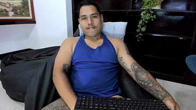 Snapshot of maxflurry_ chatting on March 2025 10:28:02 AM maxflurry online show from March 2025 10:28:02 AM