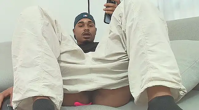 Snapshot of latinbbc_00 chatting on March 2025 07:15:02 PM latinbbc 00 online show from March 2025 07:15:02 PM