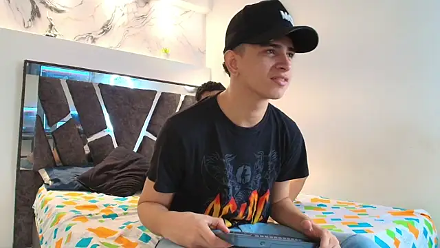 KING OFF BOYS online show from November 2025 01:33:02 PM