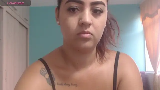 Anthonela Queen online show from December 2025 01:06:01 PM