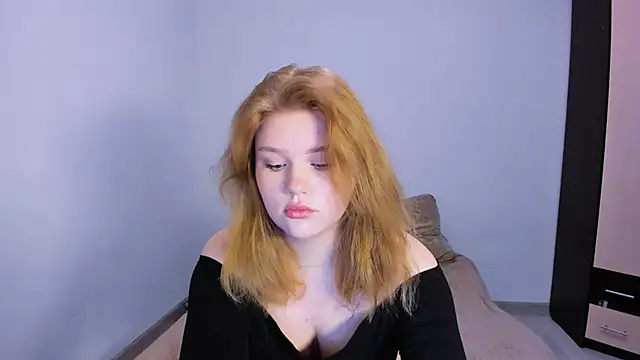 LaseyMoon online show from November 2025 01:38:01 AM