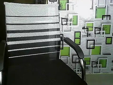 Snapshot of UrHoneyBae chatting on March 2025 04:11:02 PM UrHoneyBae online show from March 2025 04:11:02 PM