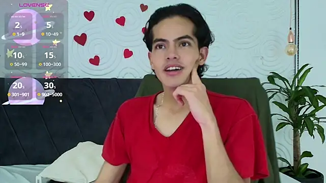 Snapshot of Maximoherrera_16 chatting on April 2026 07:15:01 PM Maximoherrera 16 online show from April 2026 07:15:01 PM