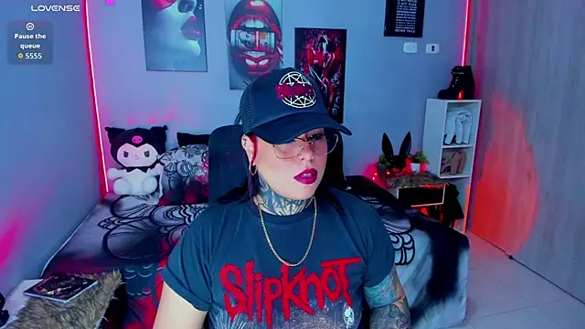 Veronika metal online show from October 2025 01:41:01 PM