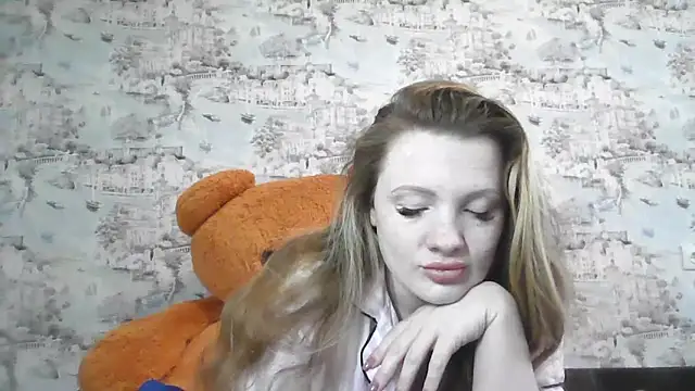 Eveline May online show from March 2026 12:55:01 PM