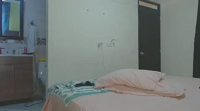 roxanasexy2025 online show from March 2025 03:51:01 PM