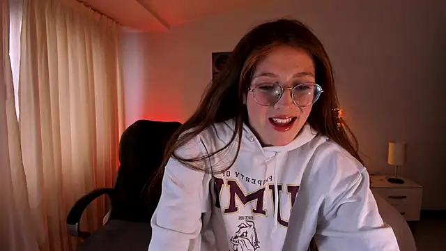 Snapshot of Emily_Warren_ chatting on September 2025 08:58:01 PM Emily Warren online show from September 2025 08:58:01 PM