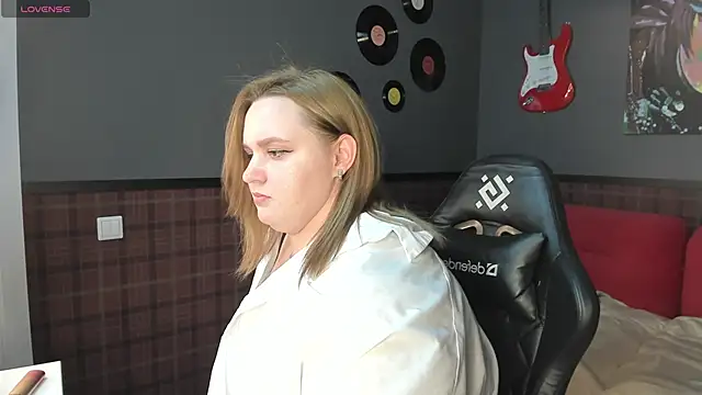 Amy Hall online show from March 2025 12:36:02 PM