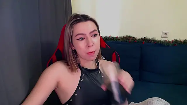 Snapshot of meganluss chatting on December 2025 05:49:02 AM meganluss online show from December 2025 05:49:02 AM