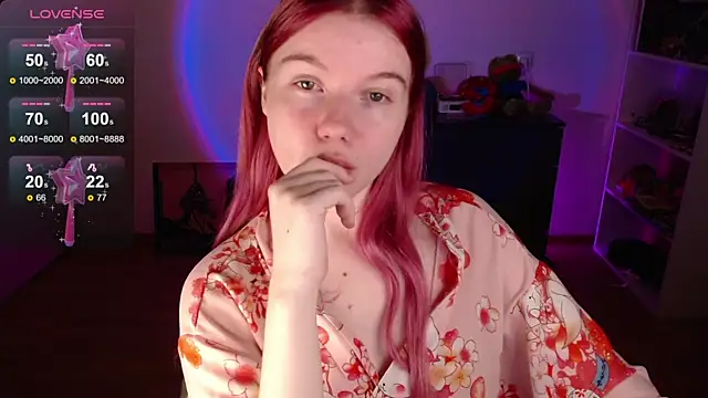 Strawberry juli online show from November 2025 10:50:02 AM