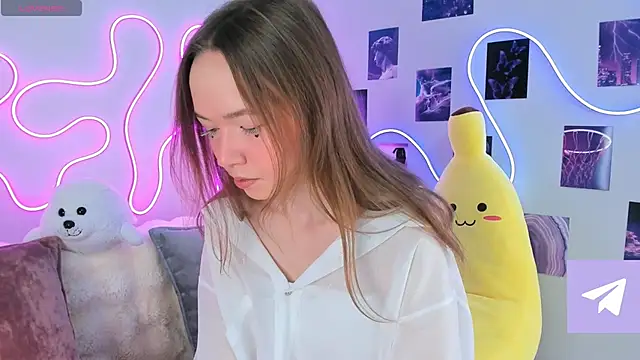 Dreamy Polly online show from March 2025 07:06:01 PM