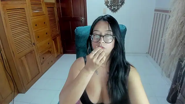 Snapshot of AnnaPerez_ chatting on January 2026 07:28:02 PM AnnaPerez online show from January 2026 07:28:02 PM