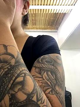 Madisson-Rivas online show from November 2025 08:32:01 PM