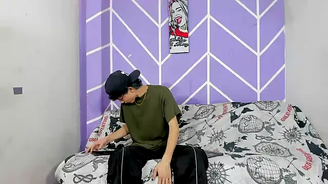 Snapshot of Maxxi_hot23 chatting on October 2025 07:46:02 PM Maxxi hot23 online show from October 2025 07:46:02 PM