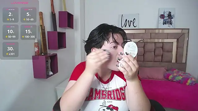 safyka online show from November 2025 11:49:02 PM