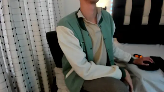 loverisu-coral online show from December 2025 07:21:02 PM