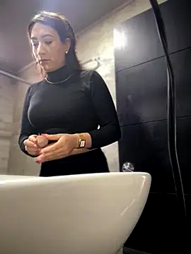 Mila LS online show from October 2025 01:11:02 PM