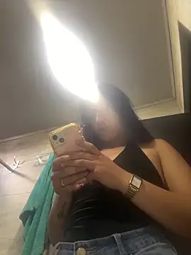 Mila LS online show from November 2025 01:02:02 PM